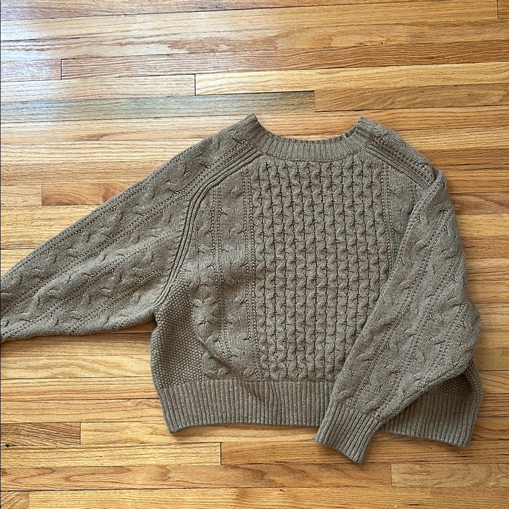 Universal Thread Tan Crew Neck Cable Knit Sweater